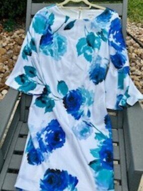 Calvin Klein Blue Floral Dress Size 6 Sheath Bell Sleeve Elegant Dress